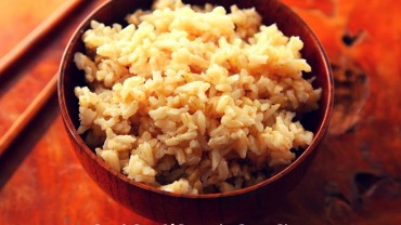 Pros & Cons of Consuming Brown Rice