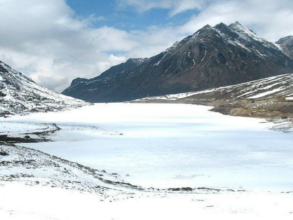 Frozen Lakes of Himalayas Beautiful Place in India