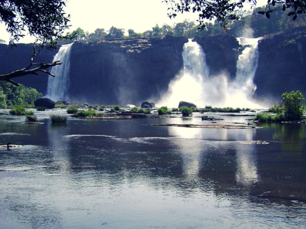 Athirapally Falls Beautiful Place in India