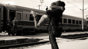 10 Super Simple Mantras To Make Your Long Distance Relationship A Successful One