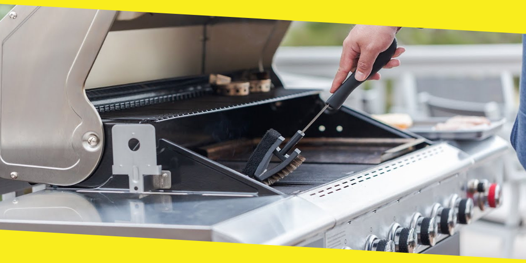 Cleaning barbecue grill
