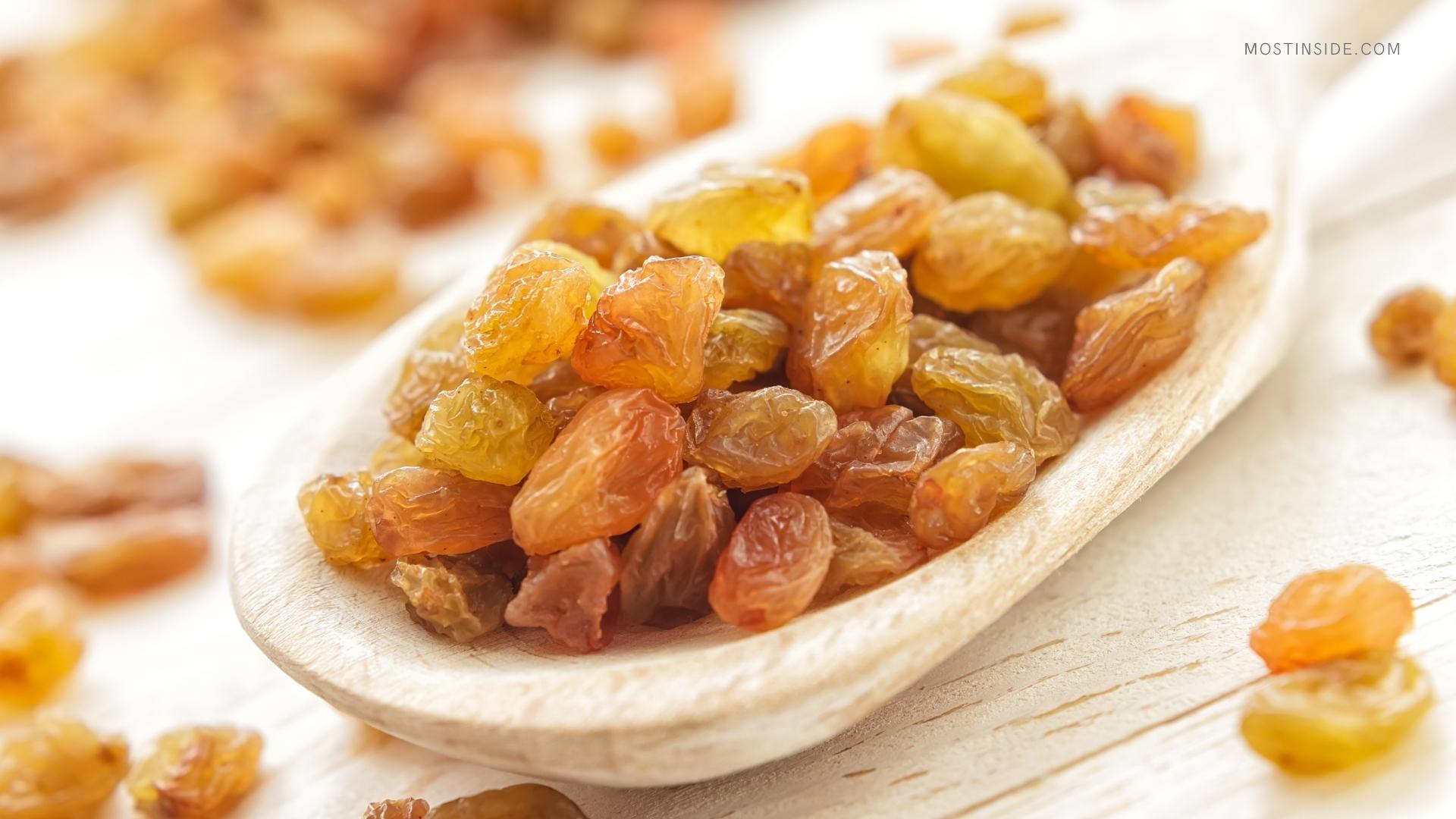 Benefits of Soaked Raisins