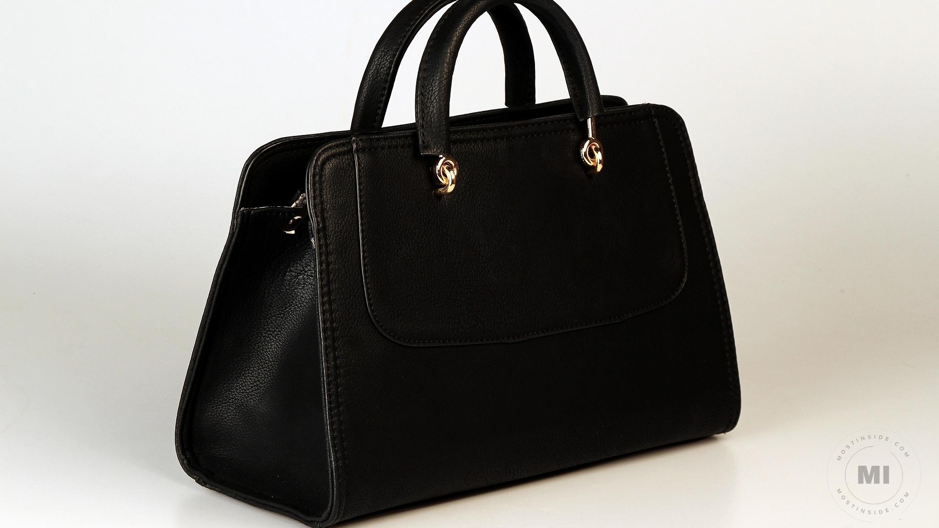 Black Handbag 2023 Image
