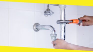 10 Common Mistakes People Make With Emergency Plumbing Services?