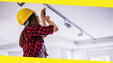 What Are Some Signs That I Need to Call an Emergency Electrician?