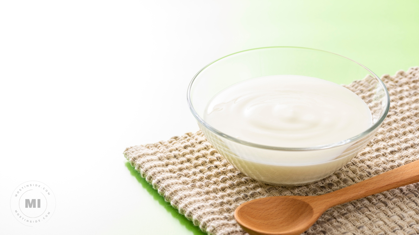 Benefits and Drawbacks of Consuming Yogurt