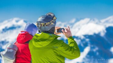 How to Shop For a Ski Trip