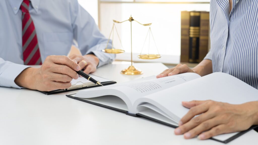 Effective Communication Between Paralegals and Attorneys