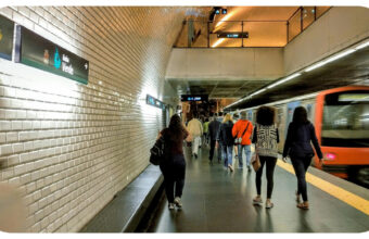 3 Ways Group Transportation Can Simplify City Travel
