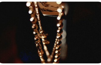 The Art of Mixing Metals: Expert Tips for a Bold and Stylish Look 