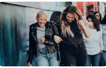 How to Plan an Outing With Friends