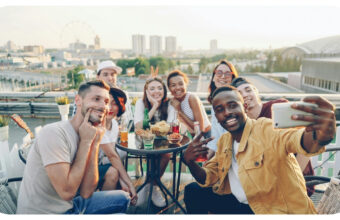 Helpful Tips on Balancing a Busy Social Calendar This Summer