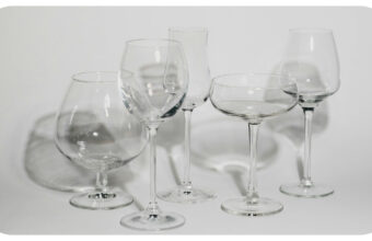 6 Useful Tools to Keeping Various Glass Equipment and Ornaments Spotless
