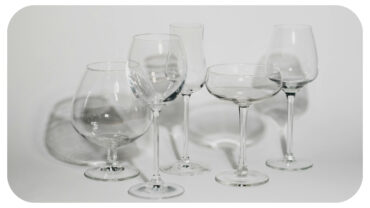 6 Useful Tools to Keeping Various Glass Equipment and Ornaments Spotless